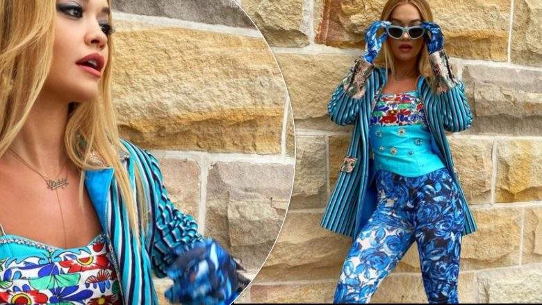 Rita Ora shkëlqen në paraqitjen e radhës në blu, ndërsa shfaqet përreth Sidnei pasi doli nga karantina e saj 14-ditore