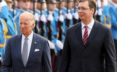 Ambasada amerikane në Beograd, përsërit qëndrimin e presidentit Biden: Serbia duhet ta njohë Kosovën