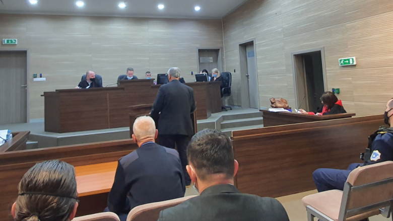 Polemika në gjykatë mes babait të Triumf Rizës, Enver Sekiraqës e avokates së tij