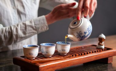 Studimet kanë treguar se ky çaj është pija më e mirë për jetëgjatësinë!