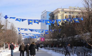 Prishtina mbushet me flamuj të Kosovës për Ditën e Pavarësisë