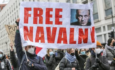 ‘Prapa skenave të protestës’ – si hetuesit rusë po e luftojnë lëvizjen opozitare të Alexei Navalnyt në rrjete sociale?