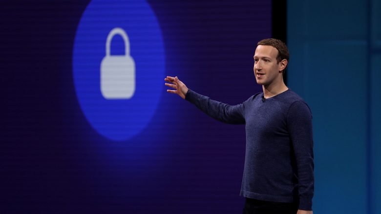 Pas akuzave të ish-punonjëses së Facebook, se rrjetet sociale po ndikojnë negativisht në shoqëri – Zuckerberg thyen heshtjen