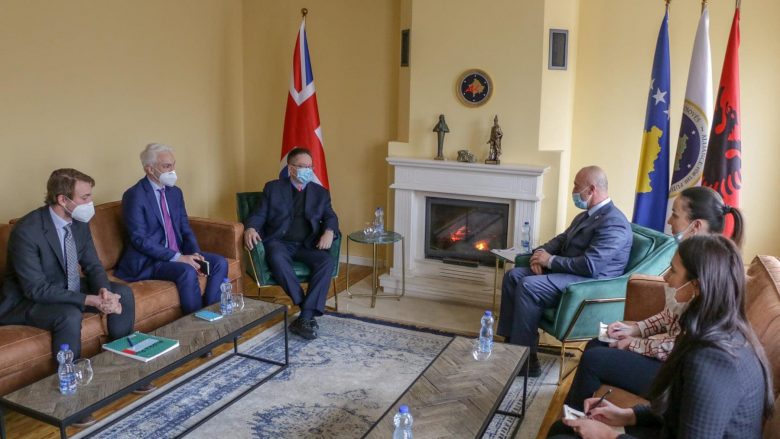 Haradinaj takon ambasadorin britanik