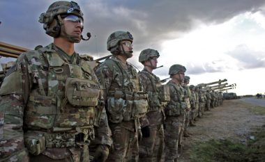 Gjashtë mijë trupa amerikane të pajisura për luftë zbarkojnë në Shqipëri