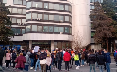 Maqedoni: Vazhdimi i të drejtës së bursës – për nxënësit në shtator, për studentët në tetor