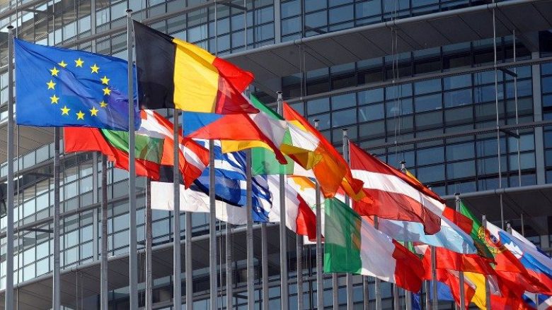 Komisioni për Politikë të Jashtme i Parlamentit Evropian votoi raportin për Kosovën, kundërshtohet liberalizimi i vizave