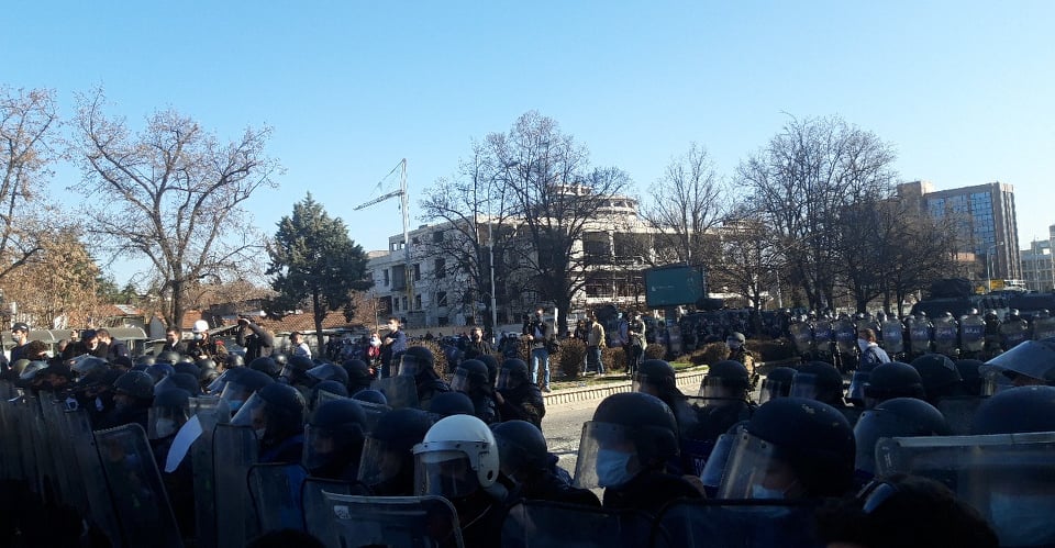 Përplasje në mes protestuesve dhe Policisë së Maqedonisë në protestat për “Monstrën”
