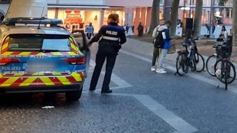 Policia gjermane pranoi një telefonatë për shkak të zhurmës së madhe në restorant, u befasuan nga ajo që gjetën