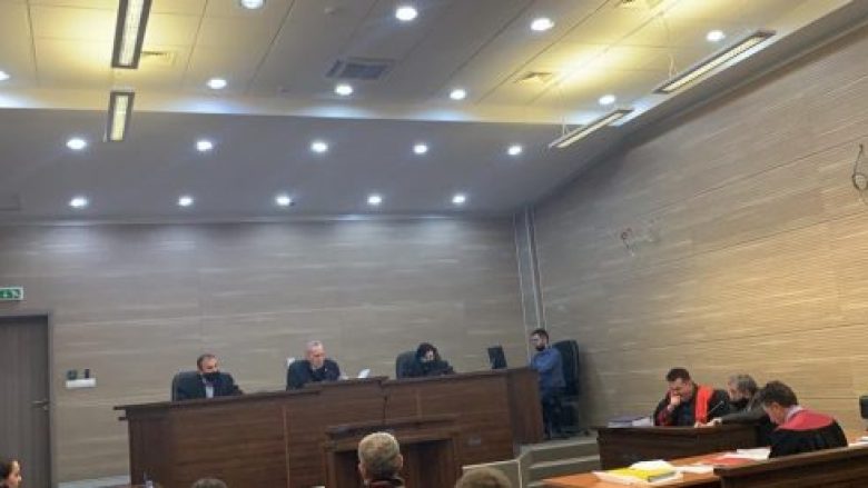 I akuzuari për krime lufte kërkon të gjykohet nga Gjykata Speciale në Hagë, gjyqtari dhe prokurori kundërshtojnë propozimin