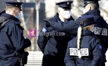 Arrestohen katër persona – dyshohen se duke e kërcënuar me thikë një person ia kanë grabitur rreth tre mijë euro
