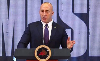 Haradinaj nga Mitrovica: Vuçiq po i përdorë serbët e Kosovës për pushtetin e tij politik në Serbi