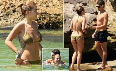 Rita Ora shijon pushimet në Australi krah një mashkulli misterioz - shfaq format trupore në paraqitjet me bikini