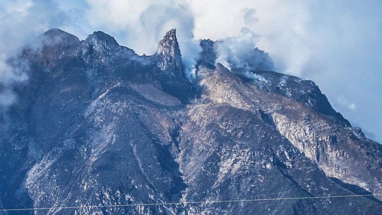 Shpërthen vullkani në Sinabung të Indonezisë – hiri arrin deri në 1,500 lartësi