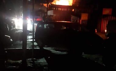 Digjet një lokal në Ferizaj, lëndohet një person
