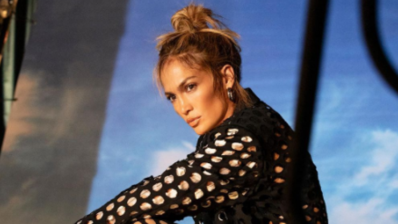 Jennifer Lopez me imazhe të tjera tërheqëse nga fotosesioni i realizuar më parë