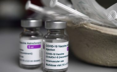 Rregullatori i BE-së: Vaksina AstraZeneca është "e sigurt", por nuk përjashtohet mundësia se shkakton edhe mpiksjen e gjakut