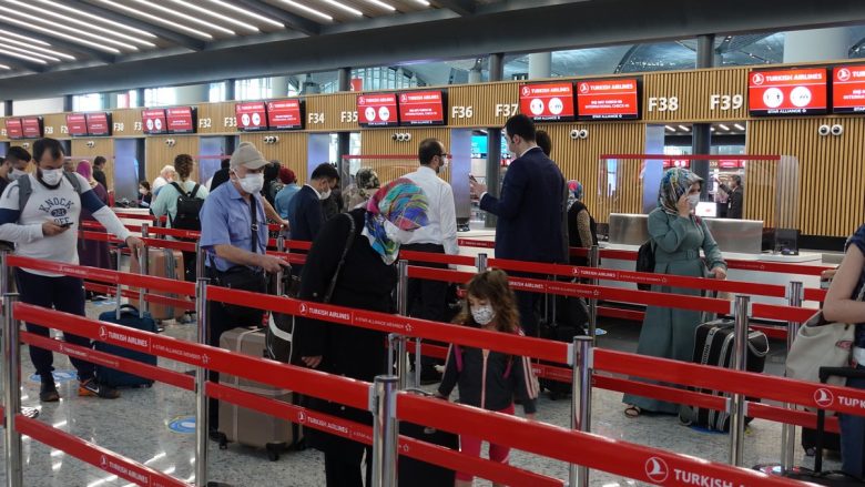 Të gjithë ata që udhëtojnë në Turqi duhet të regjistrohen në ueb-faqen e ministrisë së Shëndetësisë – kjo duhet të bëhet 72 orë para nisjes