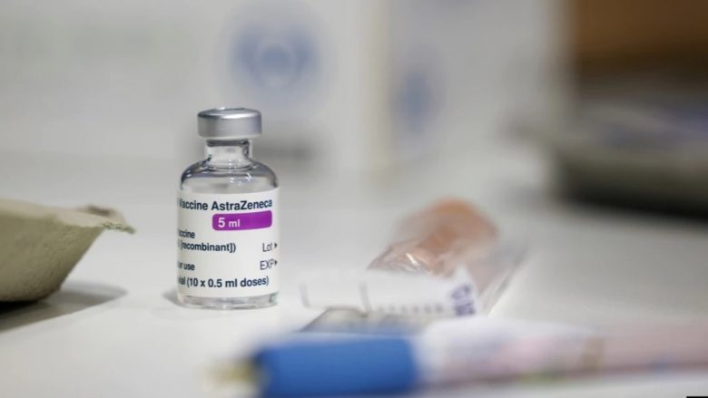 Përse po pezullohet vaksinimi me AstraZeneca?