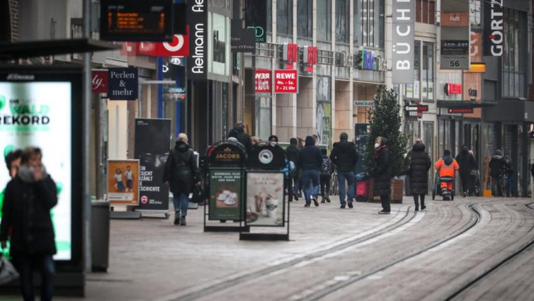 Pas zbutjeve së masave anti-COVID, rritet numri i të infektuarve në Gjermani