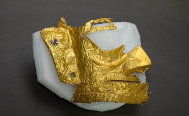 Zbulim sensacional në Kinë, gjendet maska e floririt 3 mijë vite e vjetër