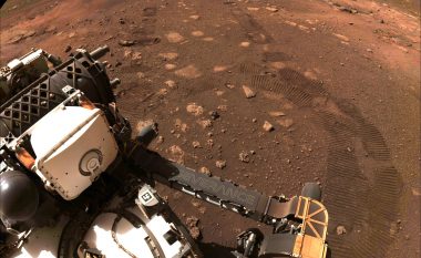 Ngasja e parë nëpër Mars, sonda e NASA-s me sukses u “shëtit” në Planetin e Kuq – për 33 minuta i përshkoi 6.5 metra