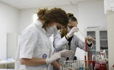 Laboratori i Mikrobiologjisë së Ushqimit “UBT”, mundëson analizat mikrobiologjike të ushqimeve