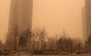Shkencëtarët: Stuhia që goditi Pekinin nuk ishte me rërë, por diçka më keq