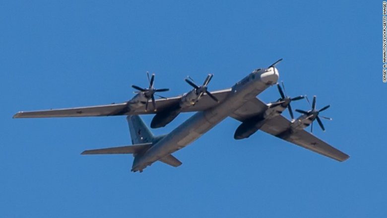 Aeroplanët rusë shkelën dhjetë herë hapësirën ajrore të NATO-s
