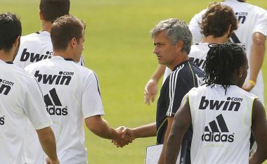 Van der Vaart tregon se si Mourinho i kishte thënë të largohej nga Real Madridi pasi po e blen Ozilin