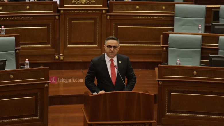 Besnik Tahiri: LVV dhe Kurti po shpalosin qasje autoritare dhe tentim të dominimit