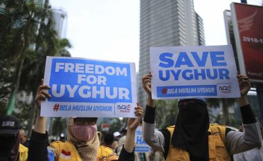 Raporti i parë i pavarur: Kina është përgjegjëse për gjenocidin ndaj ujgurëve myslimanë