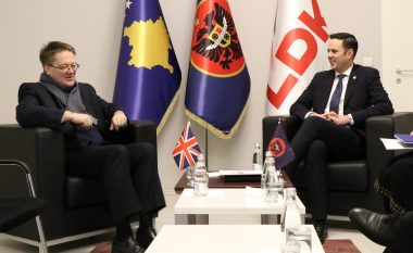 Ambasadori britanik takon Abdixhikun, flasin për LDK-në dhe rolin si opozitë  