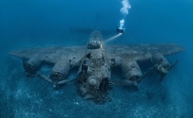 Aeroplani bombardues i Luftës II-të Botërore gjendet në fund të Detit Adriatik