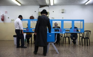 Hapen qendrat e votimit, izraelitët votojnë për herë të katërt në dy vjet
