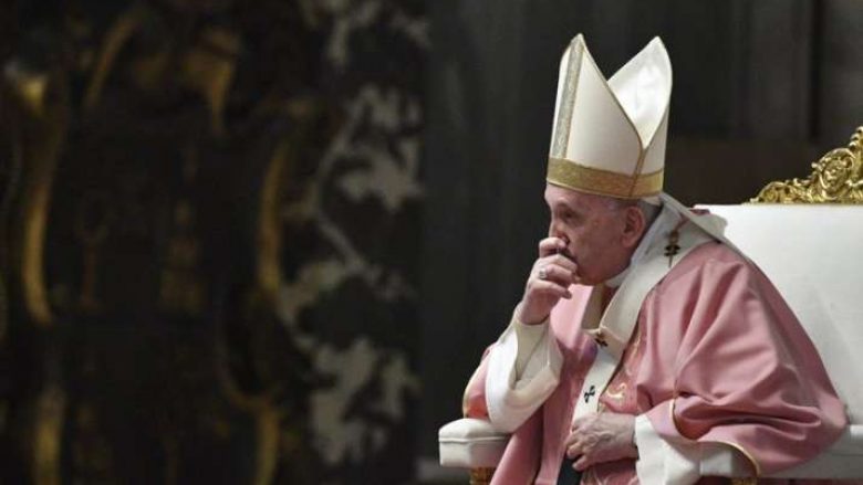 Vatikani përjashton bekimin e martesave të së njëjtës gjini, pasi Zoti ‘nuk mund të bekojë mëkatin’