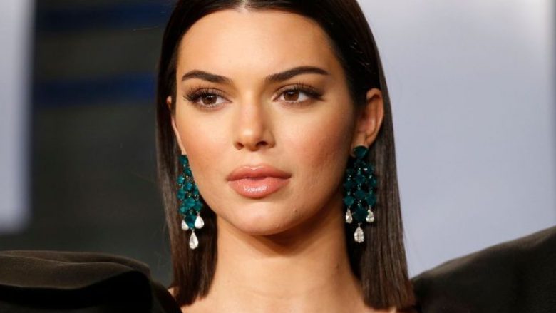 Kendall Jenner kërkon urdhër ndalimi për një person që tentoi ta vriste atë