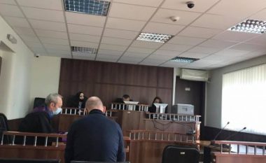 Pranon fajësinë i akuzuari për vjedhjen e tri qeseve të kafes në Mitrovicë