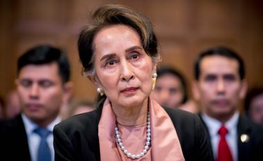 Shtohen akuzat për Aung San Suu Kyi, udhëheqësja që u rrëzua nga puçi ushtarak në Mianmar
