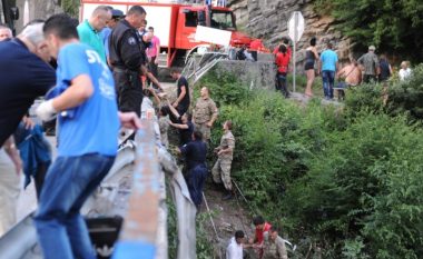 Gjashtë ukrainas vdesin në Poloni pasi autobusi i tyre ra në një kanal