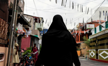 Sri Lanka do të ndalojë veshjen e burkës dhe do të mbyll më shumë se një mijë shkolla islamike