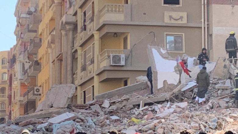 Pesë të vdekur dhe mbi 20 të lënduar, pas shembjes së një ndërtese në Egjipt