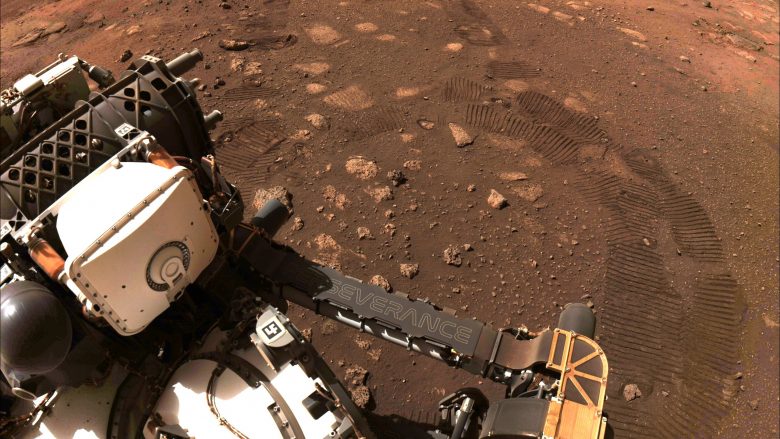 NASA publikon tingujt e parë të regjistruar në Mars