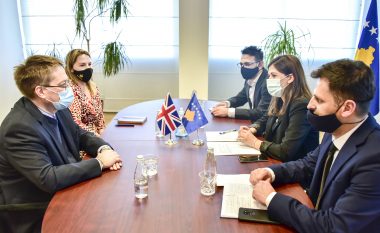 Haxhiu takoi ambasadorin britanik, flasin për sistemin e drejtësisë në Kosovë