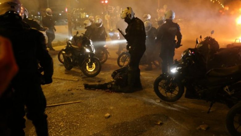 Protesta të dhunshme në Athinë