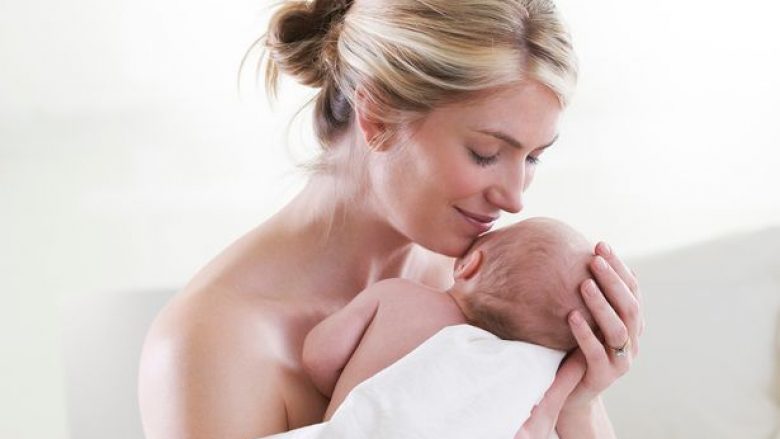 Pse bebet mbajnë aromë më tërheqëse sesa fëmijët e rritur?