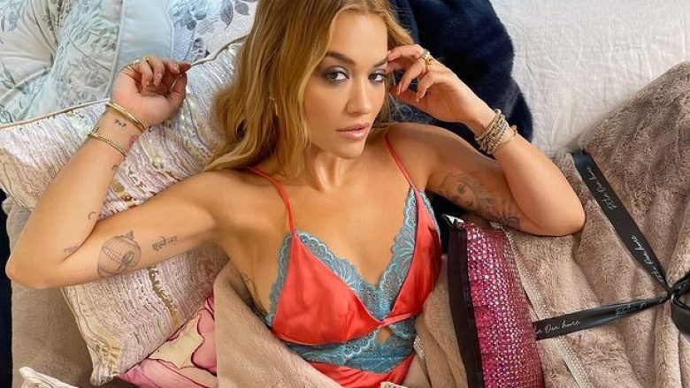 Rita Ora sjell fotografi atraktive me bikini gjatë qëndrimit në Sydney