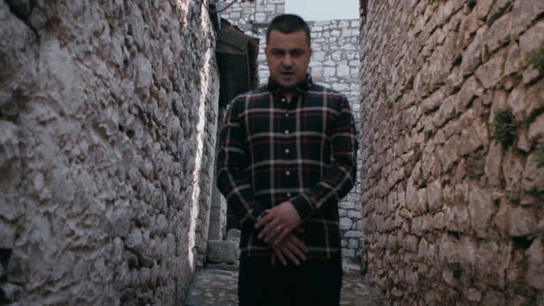 Genc Prelvukaj lanson këngën e re “Sa here”
