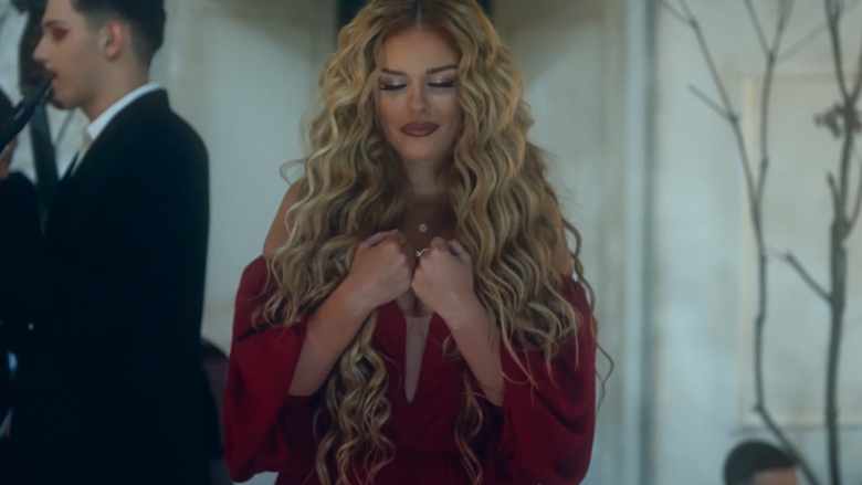 Anxhela Peristeri publikon videoklipin e këngës përfaqësuese të Eurovisionit