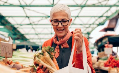 Dieta Galveston për menopauzën, një program ushqimor i krijuar nga një gjinekologe